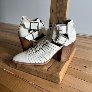 Gianni Bini western booties